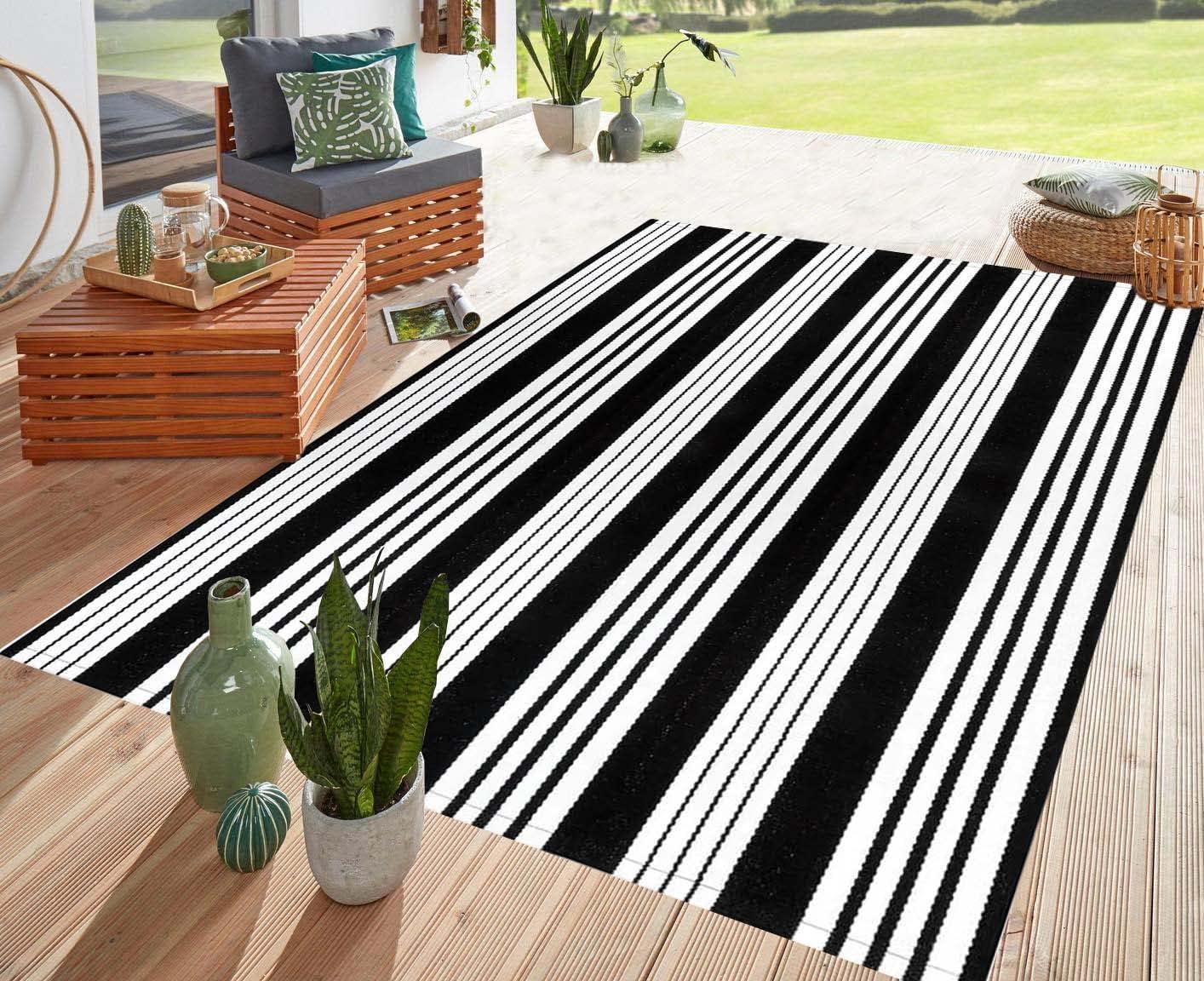 Black and White Outdoor Patio Rug Hand-Woven Cotton Striped Outdoor Rugs Washable Rug Indoor/Outdoor Area Rug Floor Mat