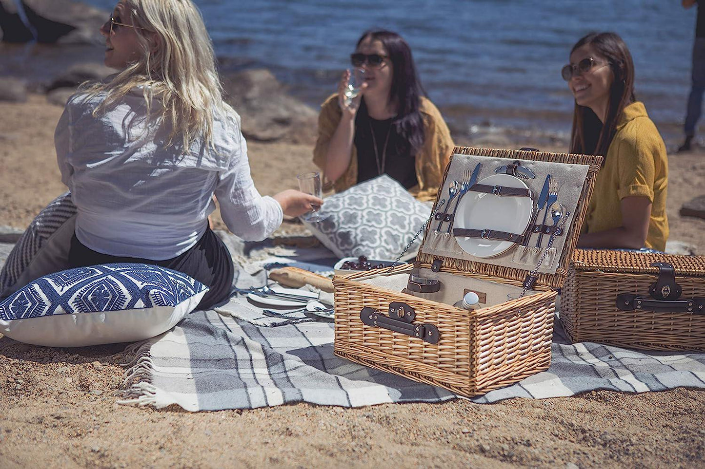 PICNIC TIME Classic Picnic Basket for 2, Romantic Picnic for 2, Wicker Picnic Set, (Beige Canvas)