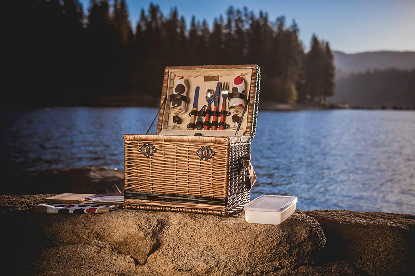 PICNIC TIME Yellowstone Picnic Baskets, Moka Collection - Brown with Beige and Red Accents, One Size