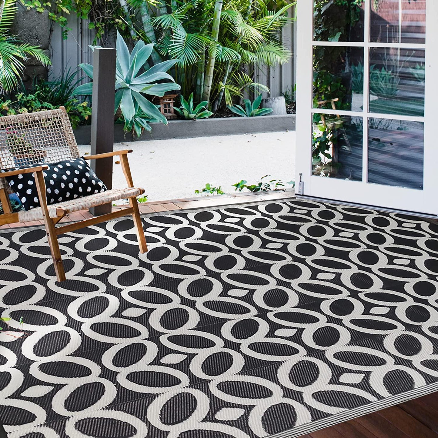 Outdoor Rug 5x8 Waterproof for Patios,Backyard,Balcony,Plastic Straw Mats,Black and White