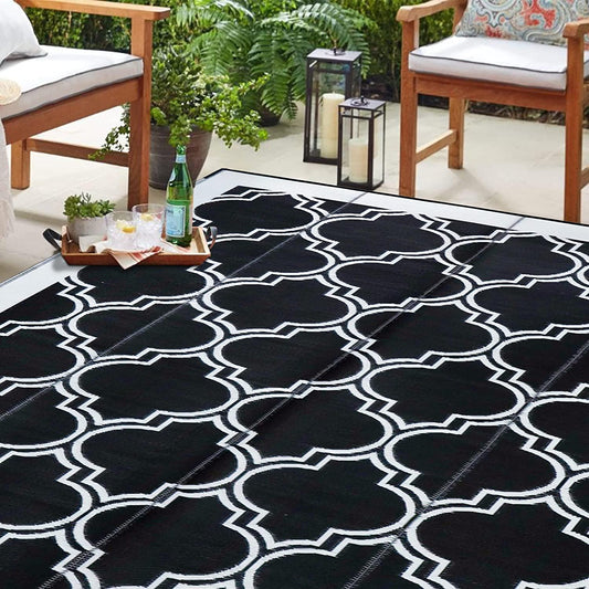 SAND MINE Reversible Mats, Plastic Straw Rug, Modern Area Rug, Large Floor Mat and Rug for Outdoors, RV, Patio, Backyard, Deck, Picnic, Beach, Trailer, Camping (;, Black and White Quatrefoil)-