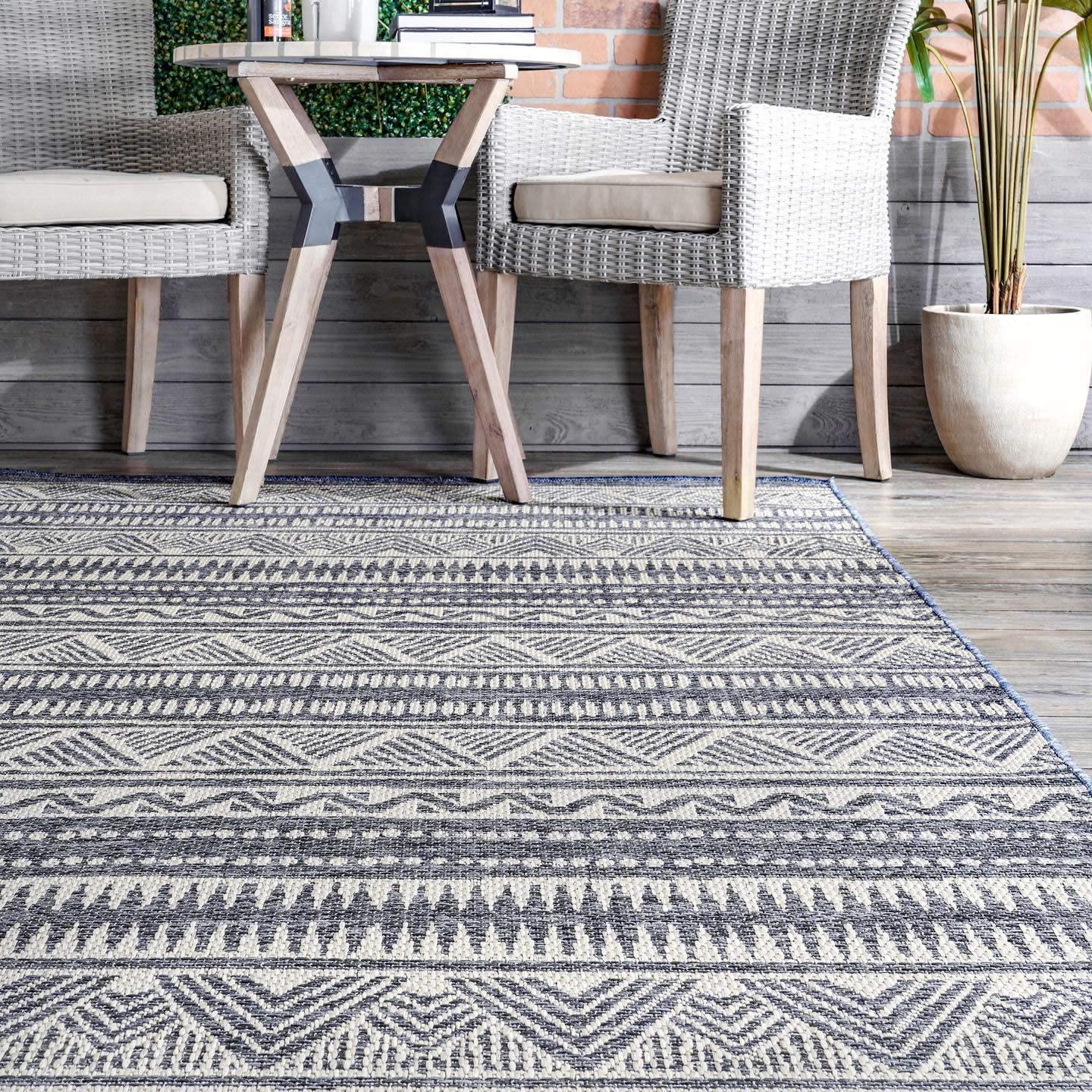 Maia Striped Tribal Indoor/Outdoor Area Rug, 8'x 10' Grey