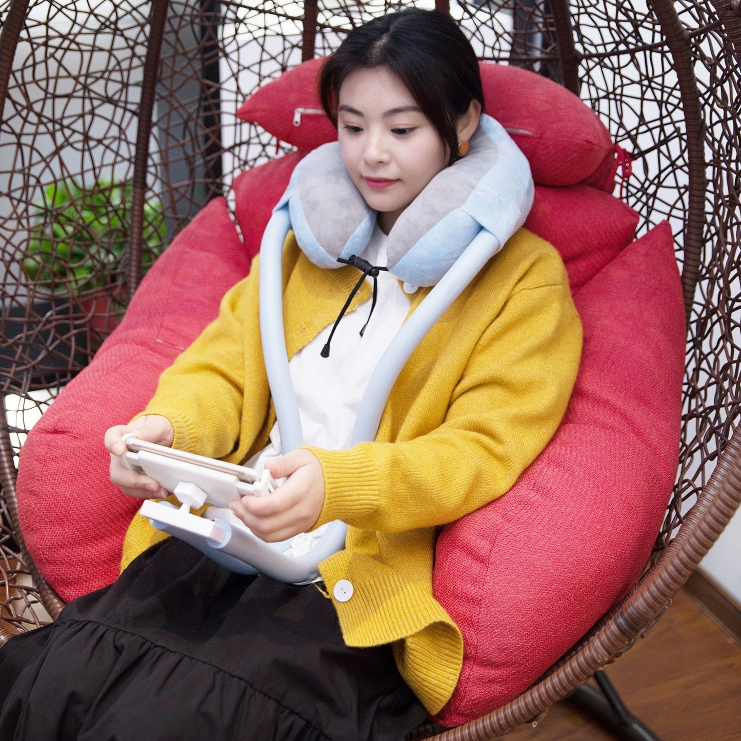 2 in 1 U-Shaped Neck Pillow Universal Phone Holder