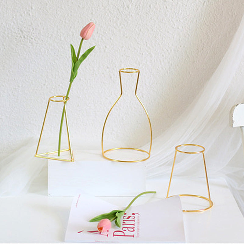 Silhouette Vase - Gold